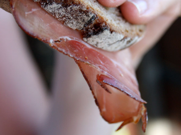 Gourmet Neckartaler Schinken mit Brot von der Metzgerei Schneider Pliezhausen