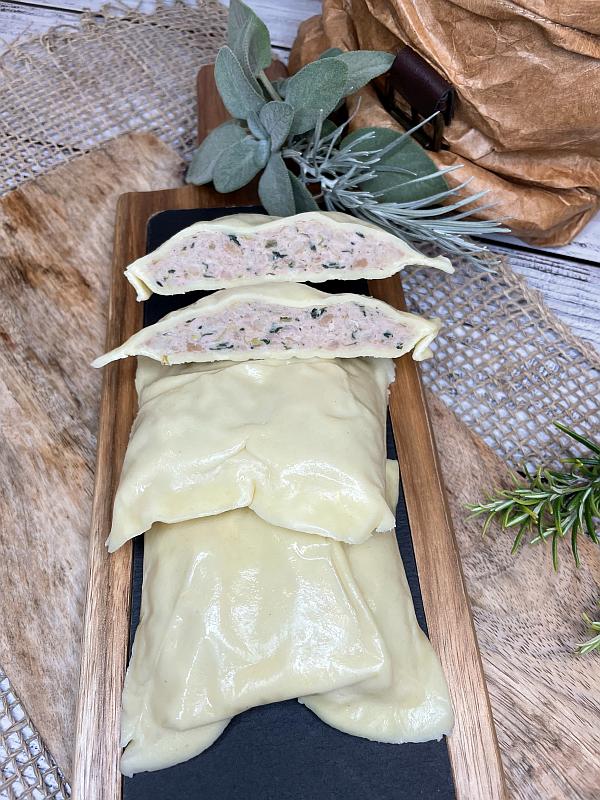 Kalbfleisch-Maultaschen angerichtet von der Metzgerei Schneider Pliezhausen