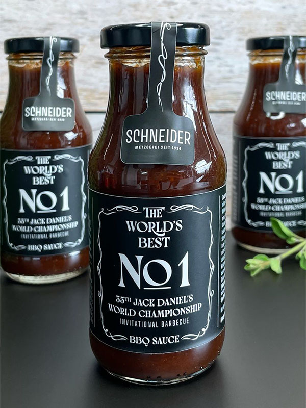 Hauseigene Weltmeister-BBQ-Soße der Metzgerei Schneider Pliezhausen. Preisgekrönt bei der Grillweltmeisterschaft 2024.