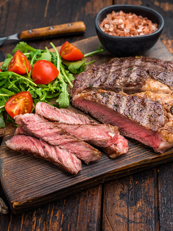 Rib-Eye-Steak – zart, saftig und voller Aroma. 1 Stück (300g – verpackt). Fleisch von der Metzgerei Schneider Pliezhausen
