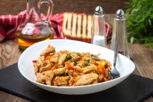 Putengeschnetzeltes mit Gemüse - ein leckeres Rezept mit Gelinggarantie von der Metzgerei Schneider Pliezhausen